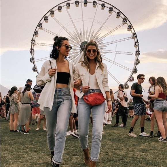 Levi’s Red Waist pack crossbody waist sling NWT - Picture 4 of 10